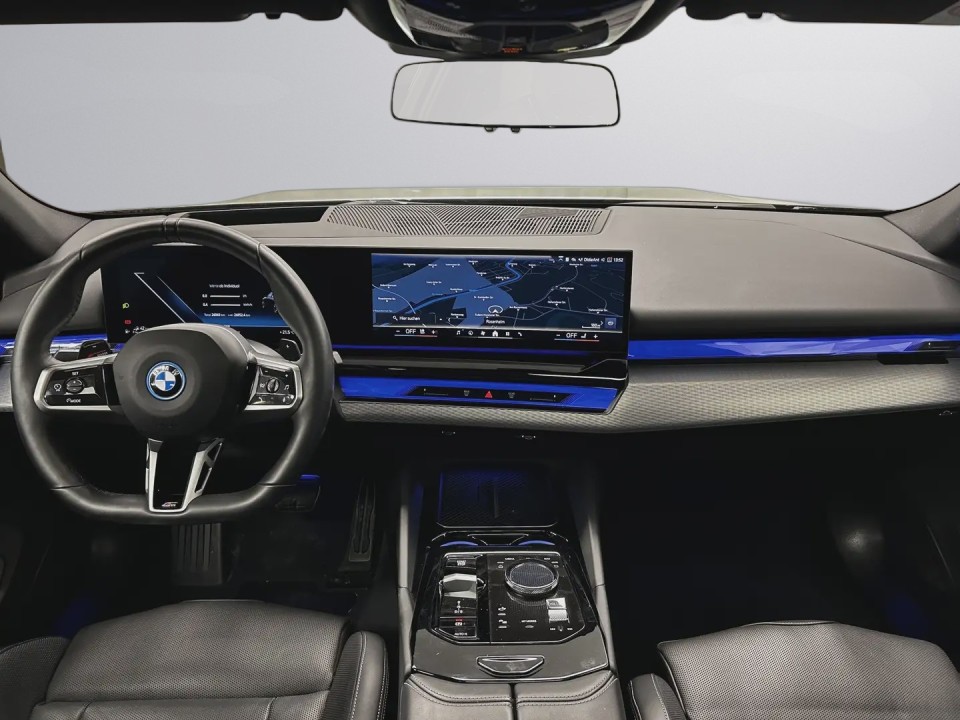 BMW Seria 5 550e xDrive M-Sport - foto 9