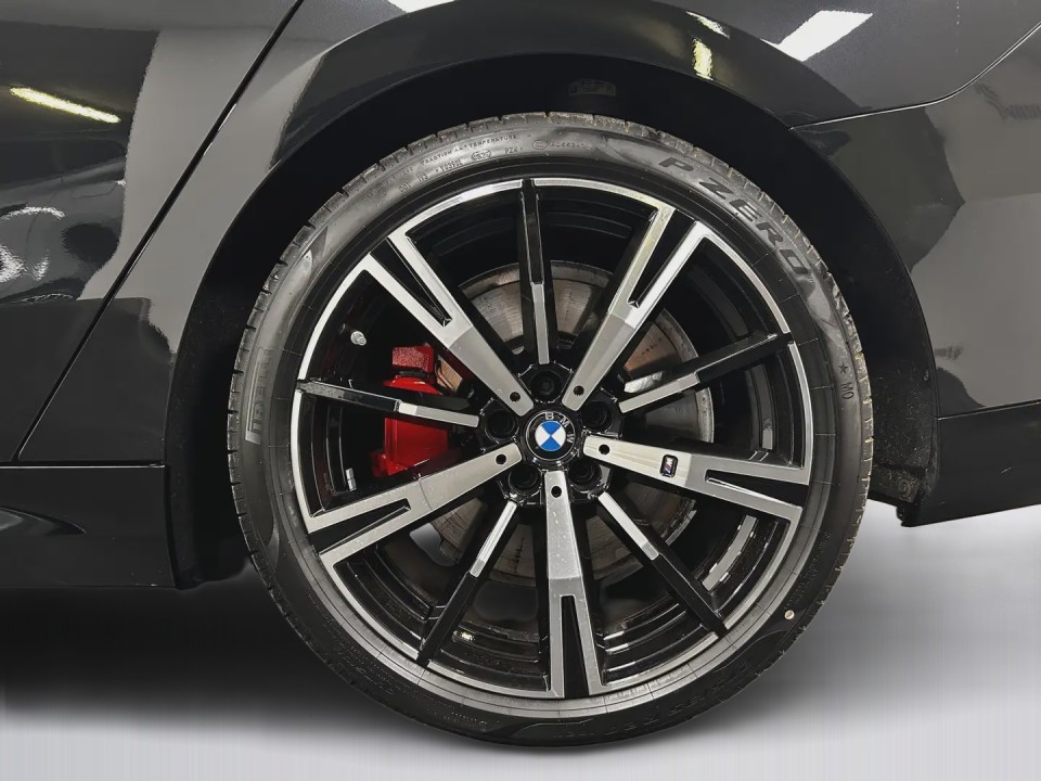 BMW Seria 5 550e xDrive M-Sport - foto 15
