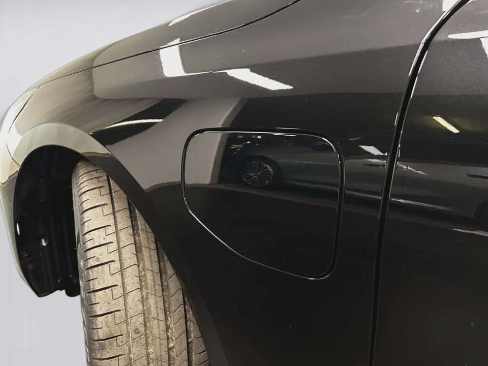 BMW Seria 5 550e xDrive M-Sport - foto 12