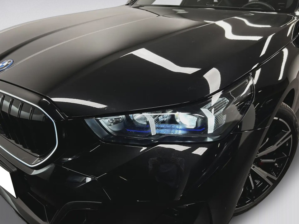 BMW Seria 5 550e xDrive M-Sport - foto 11