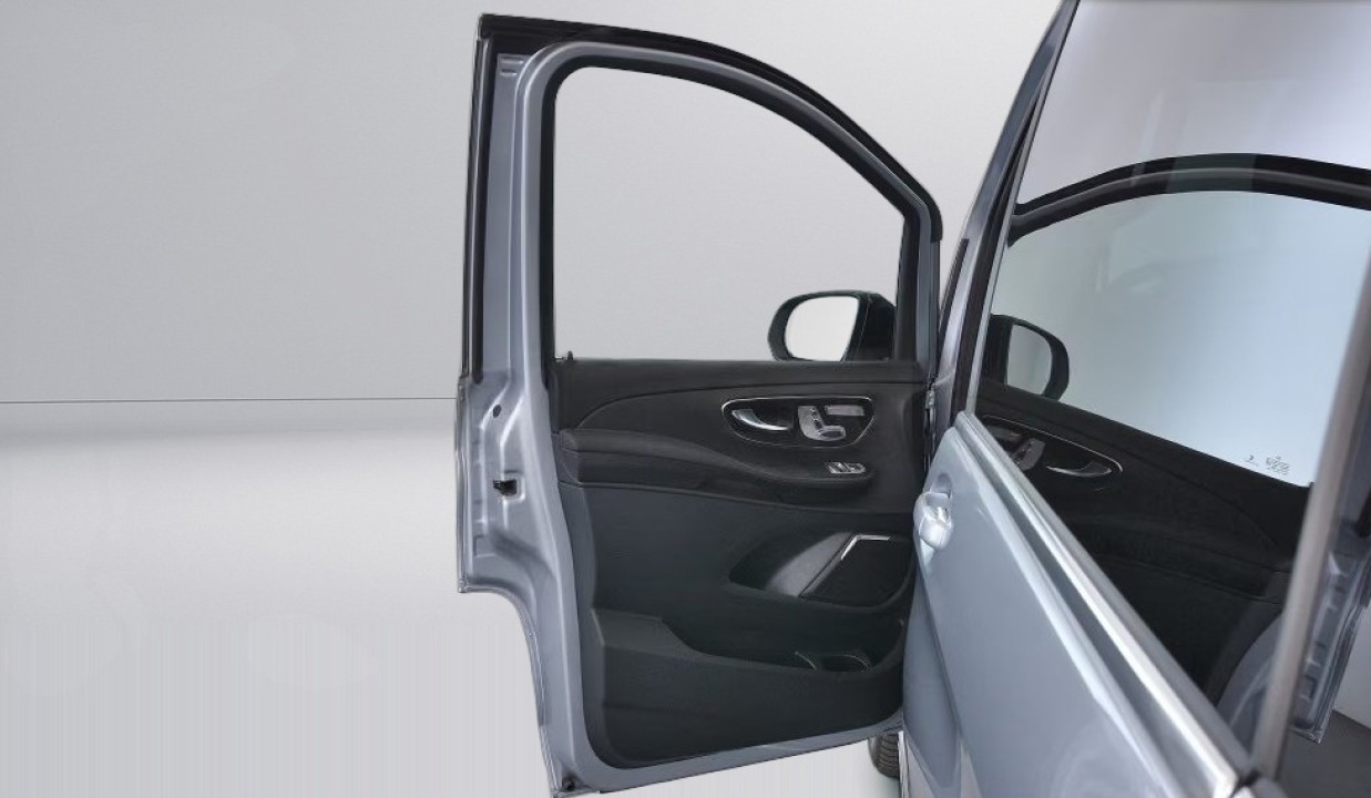 Mercedes-Benz EQV 300 Avantgarde - foto 22