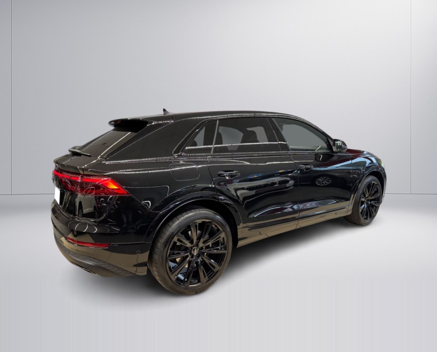 Audi Q8 50TDI quattro tiptronic (2)