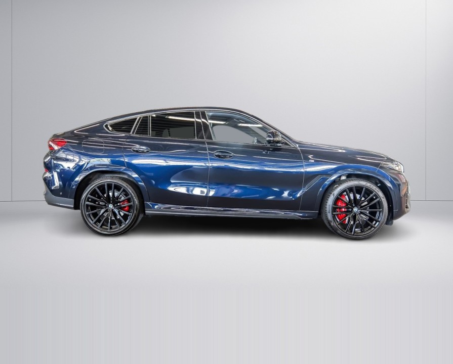 BMW X6 xDrive30d M-Sport (2)