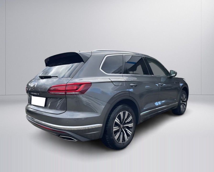 Volkswagen Touareg V6 TDI (2)