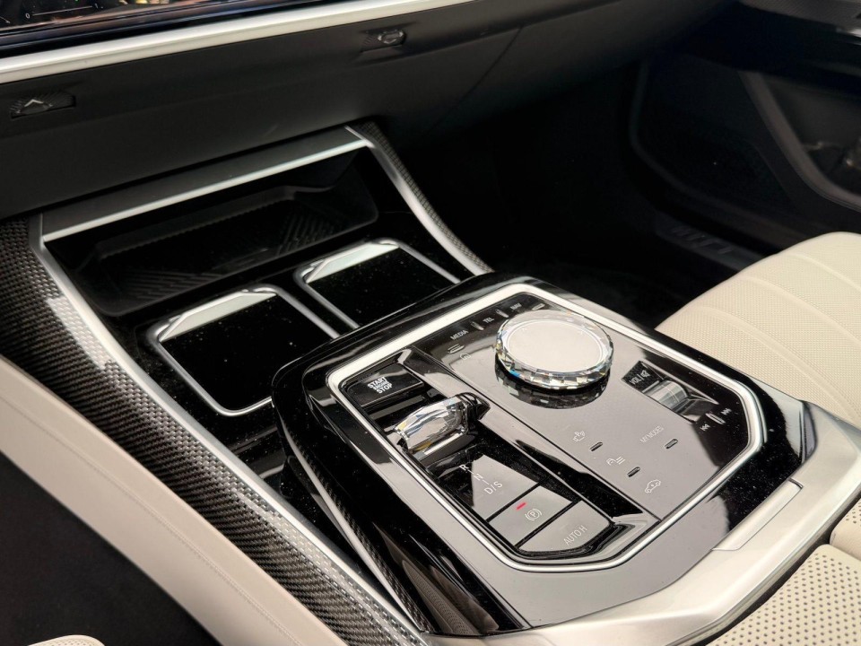 BMW Seria 7 750e xDrive - foto 9