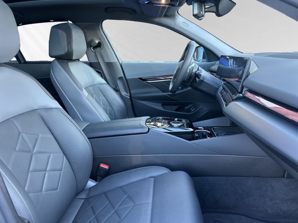 BMW Seria 5 550e xDrive - foto 6