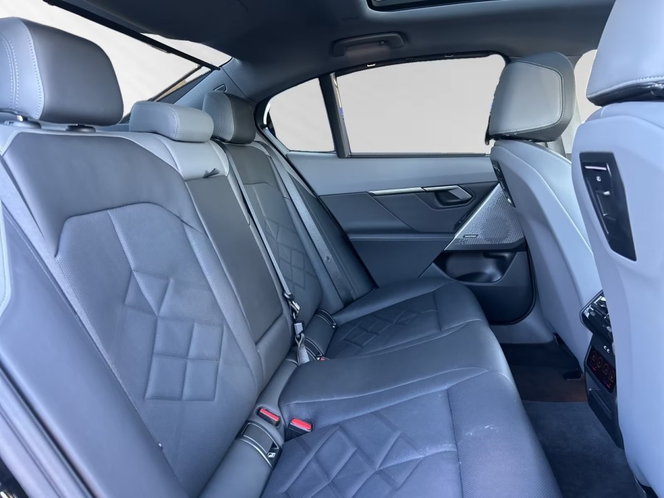 BMW Seria 5 550e xDrive - foto 7