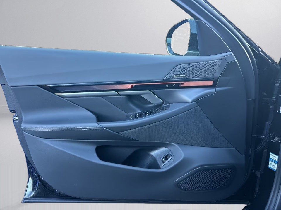 BMW Seria 5 550e xDrive - foto 12