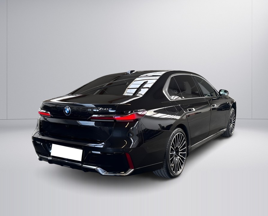 BMW Seria 7 750e xDrive (3)