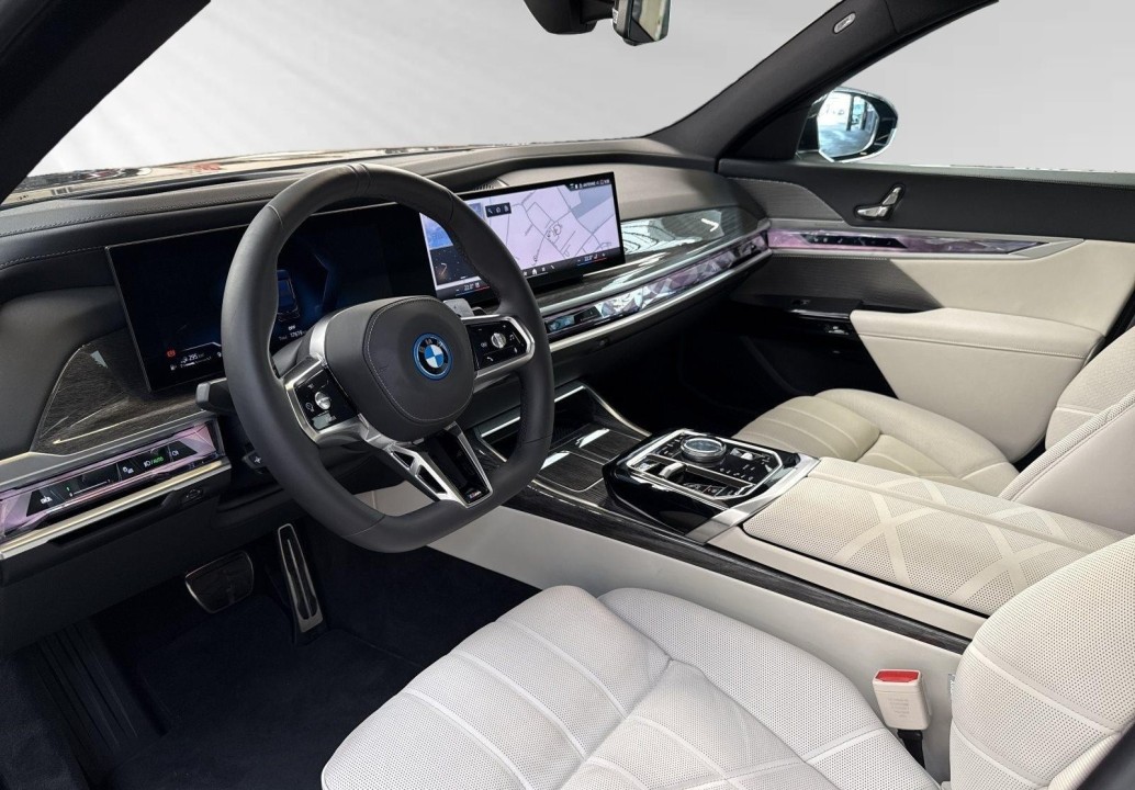 BMW Seria 7 750e xDrive (4)