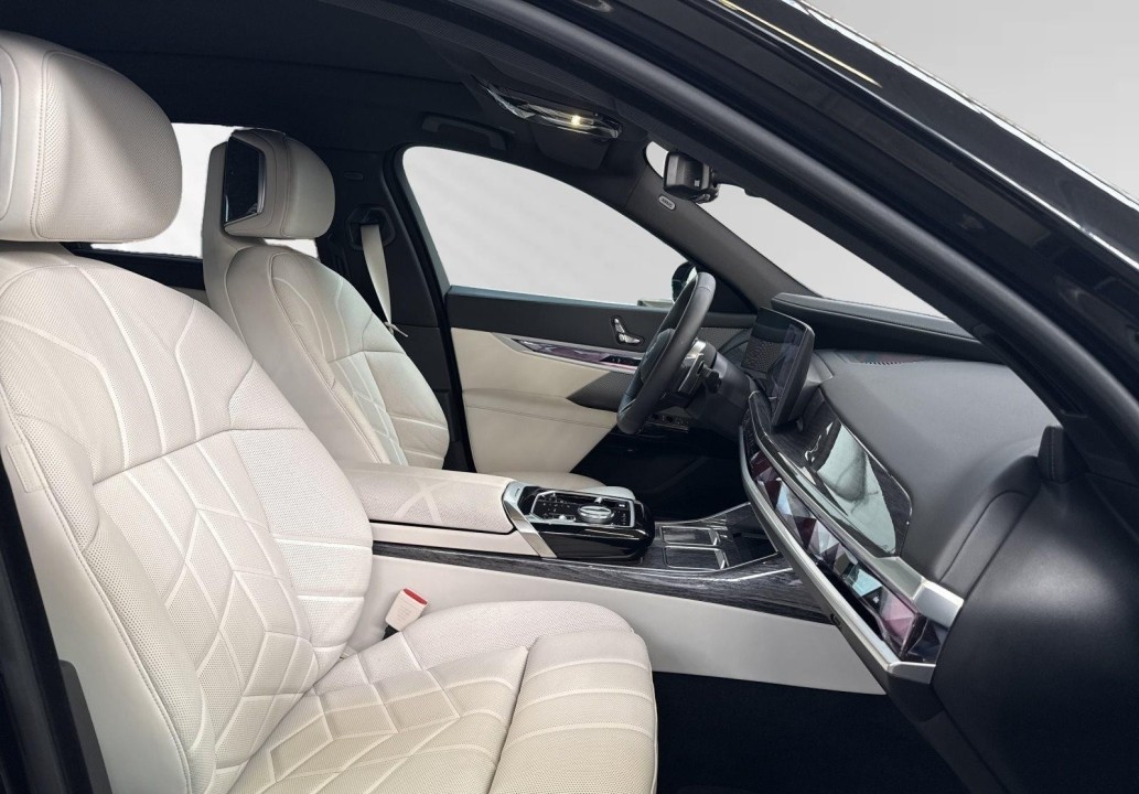 BMW Seria 7 750e xDrive - foto 6