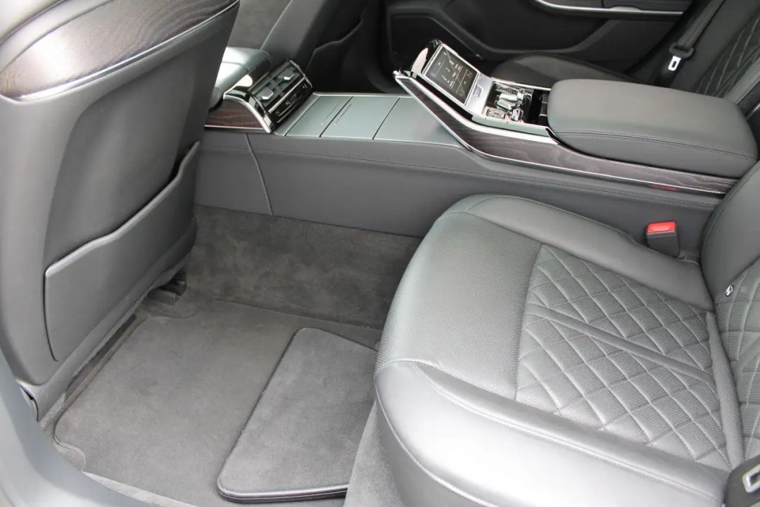 Audi A8 L 60TFSI quattro tiptronic - foto 30