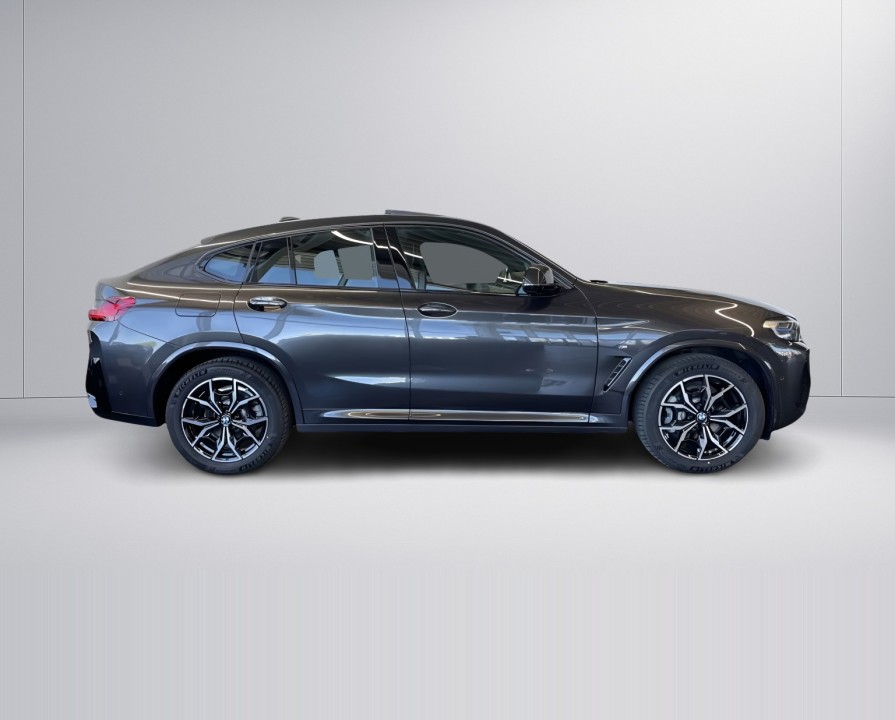 BMW X4 xDrive30i M-Sport (2)