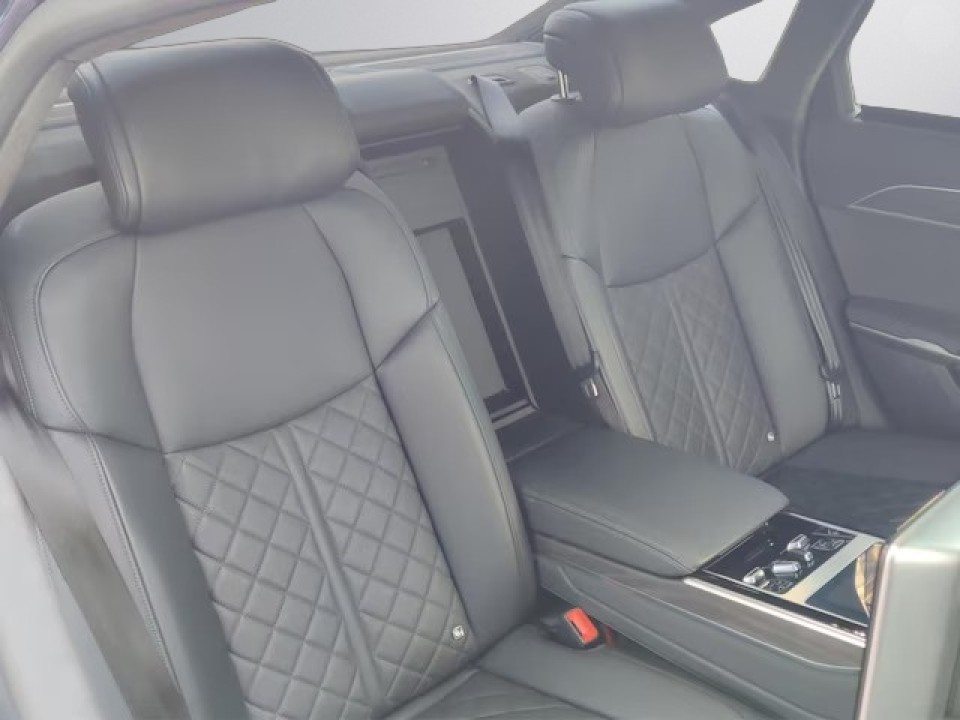 Audi A8 L 60 TFSIe quattro - foto 11
