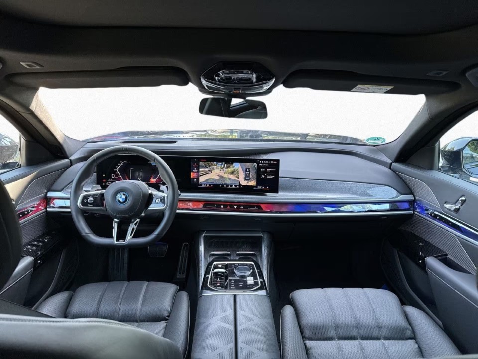 BMW Seria 7 750e xDrive - foto 9