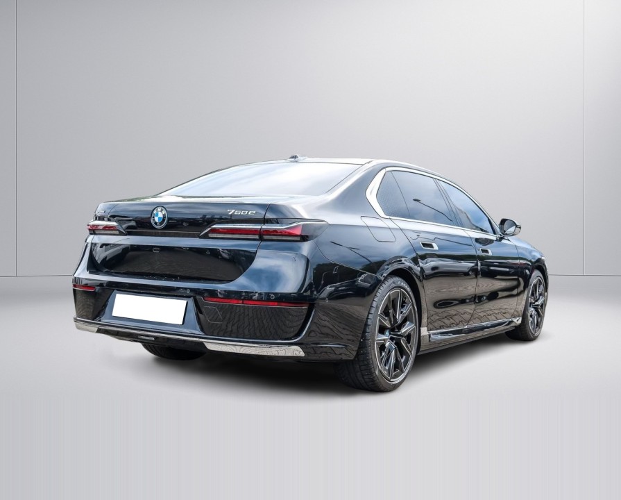 BMW Seria 7 750e xDrive (3)