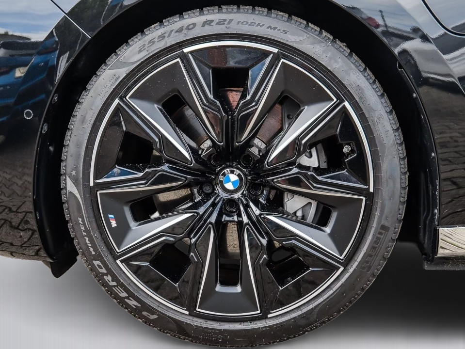 BMW Seria 7 750e xDrive - foto 21