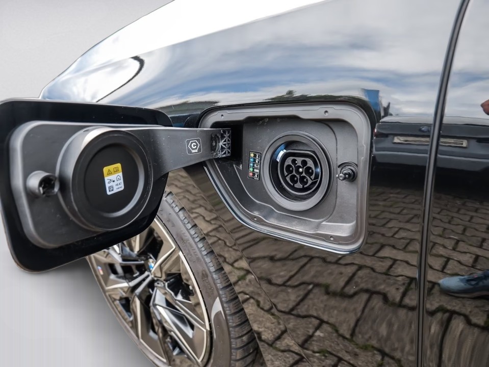 BMW Seria 7 750e xDrive - foto 19