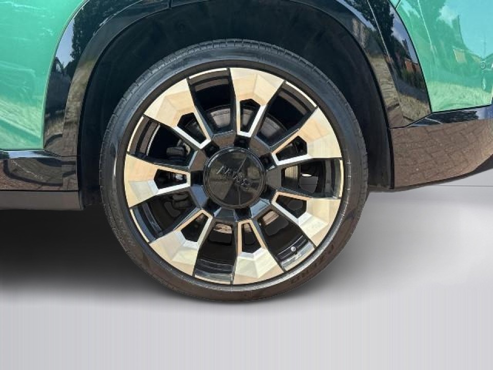 BMW XM 50e - foto 11