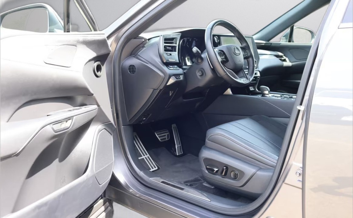 Lexus Seria RX 500h F-Sport (5)