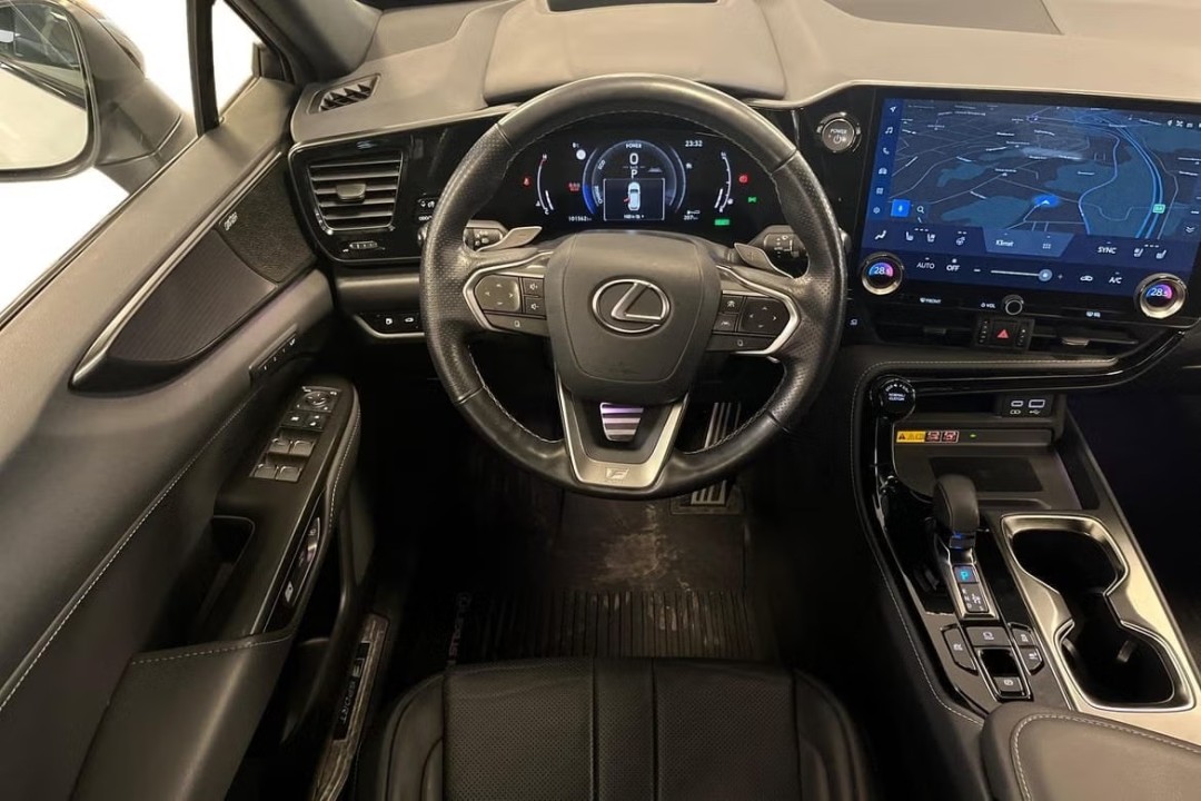 Lexus Seria NX 350h AWD F-Sport (5)