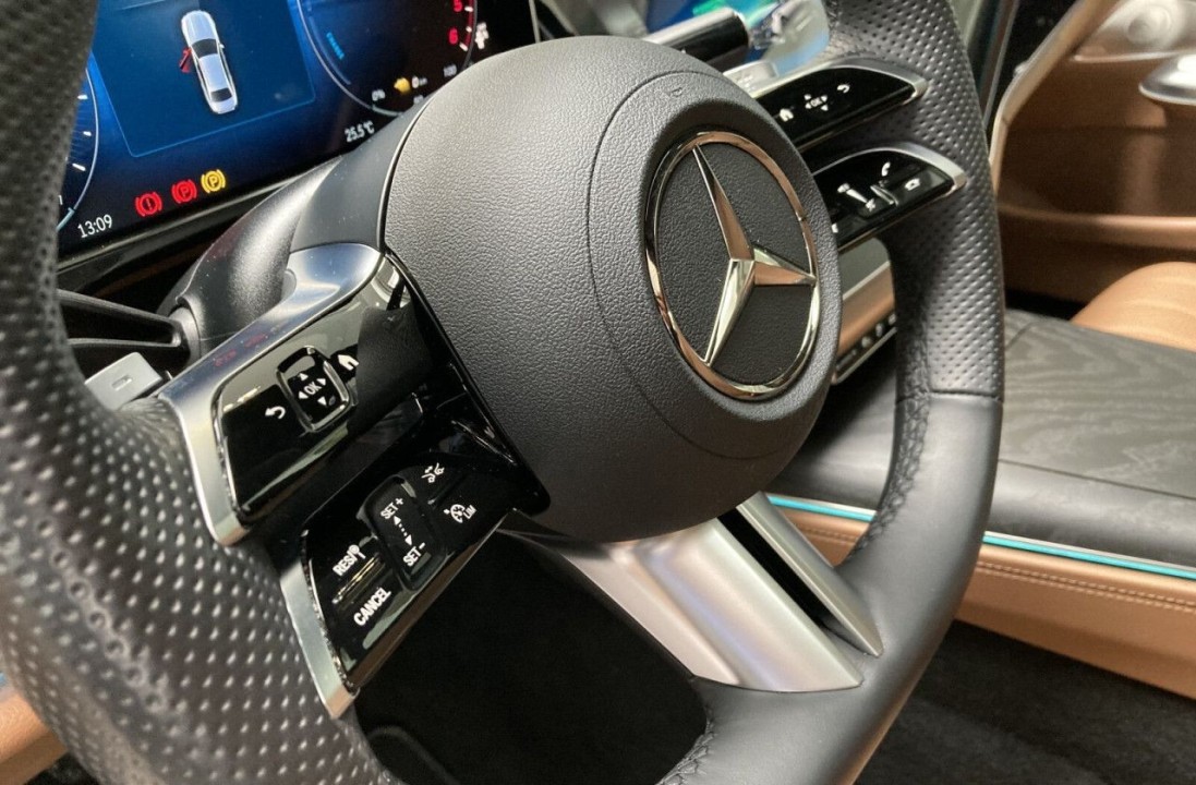 Mercedes-Benz E 300de 4MATIC AMG - foto 14