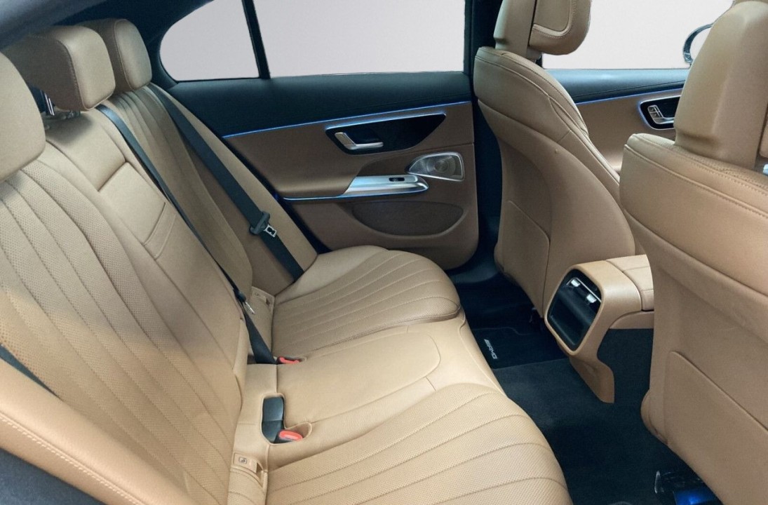Mercedes-Benz E 300de 4MATIC AMG - foto 9