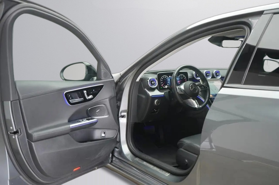 Mercedes-Benz C 300 4MATIC - foto 12