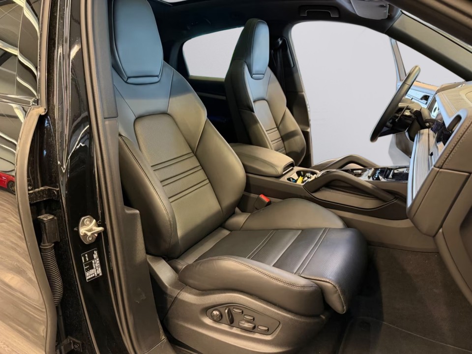 Porsche Cayenne Coupe - foto 14