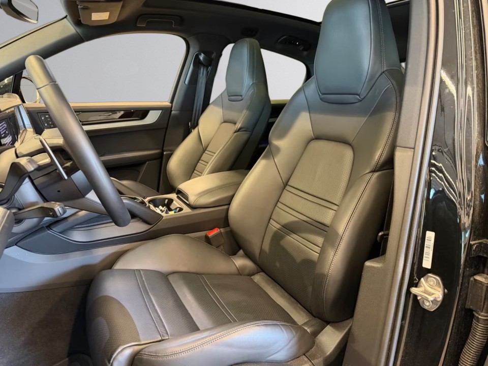 Porsche Cayenne Coupe - foto 12