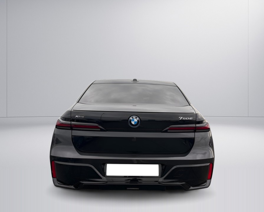 BMW Seria 7 750e xDrive (4)