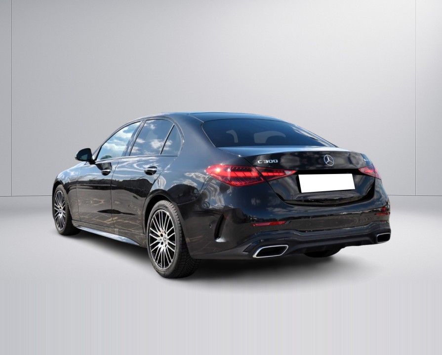 Mercedes-Benz C 300 4MATIC AMG (5)
