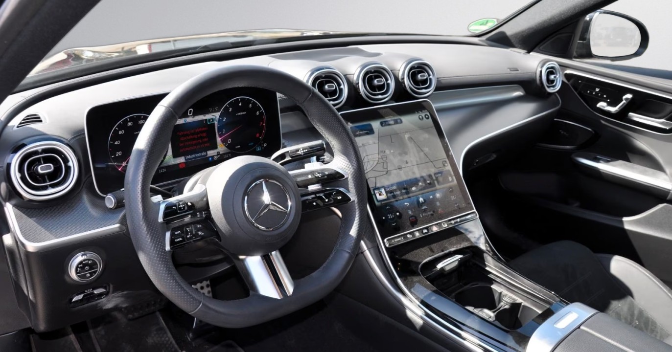 Mercedes-Benz C 300 4MATIC AMG - foto 10
