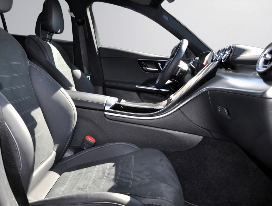 Mercedes-Benz C 300 4MATIC AMG - foto 11