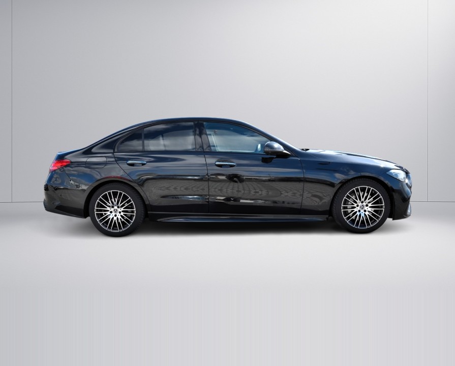 Mercedes-Benz C 300 4MATIC AMG (2)