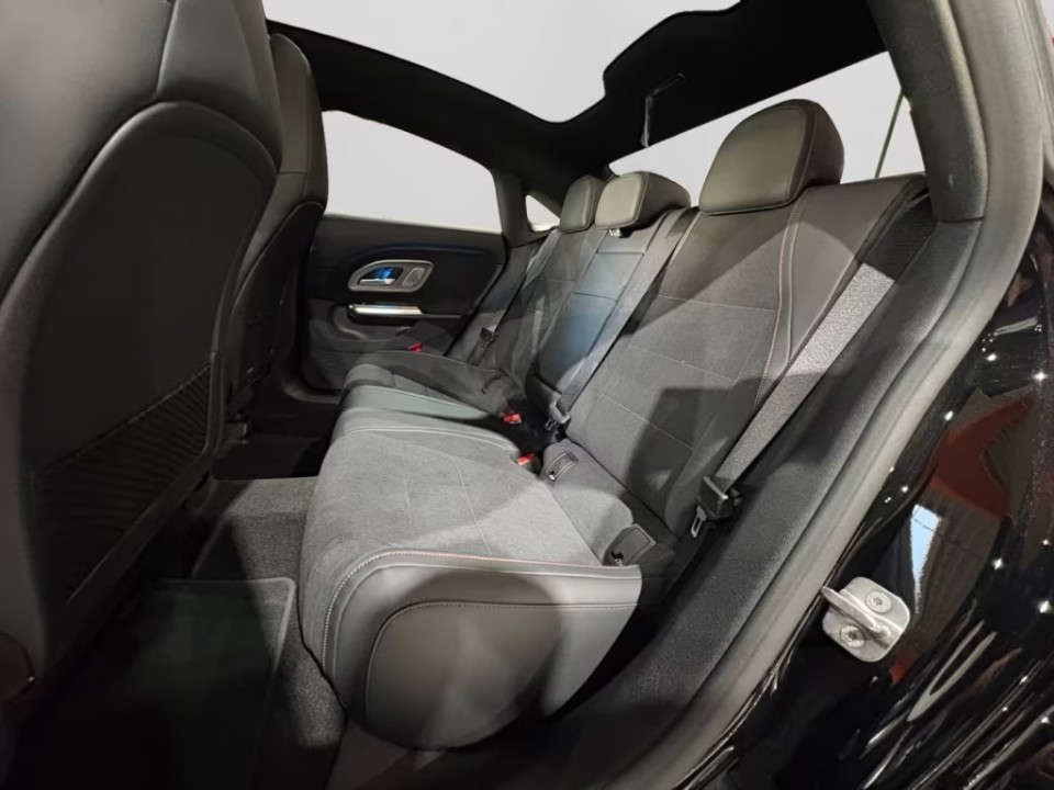 Mercedes-Benz CLA 200 AMG - foto 10