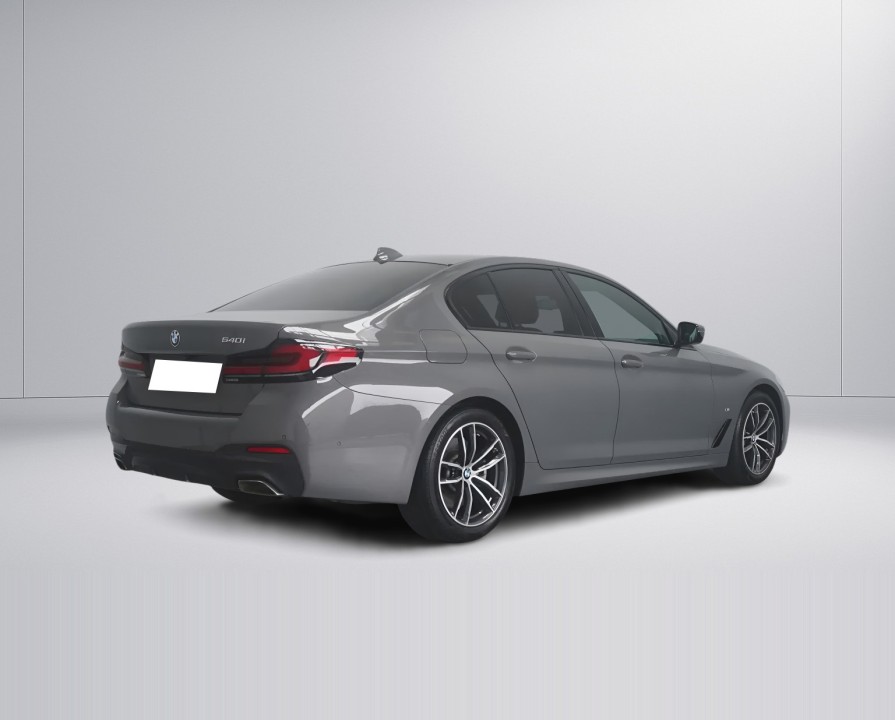 BMW Seria 5 540i M-Sport (4)