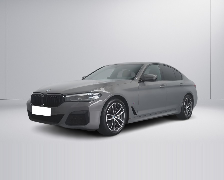 BMW Seria 5 540i M-Sport (2)