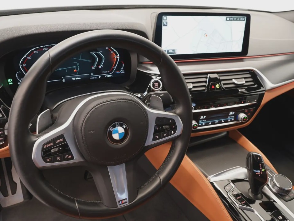 BMW Seria 5 540i M-Sport - foto 12