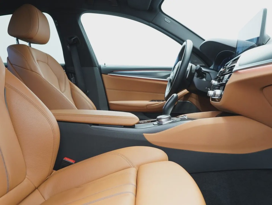 BMW Seria 5 540i M-Sport - foto 8