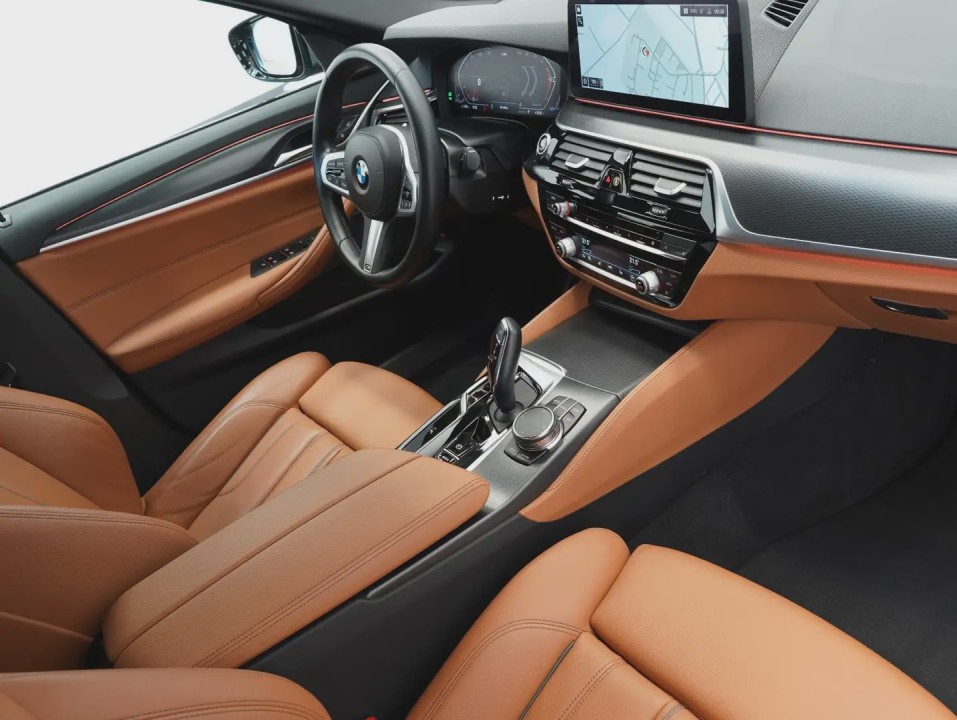 BMW Seria 5 540i M-Sport - foto 9
