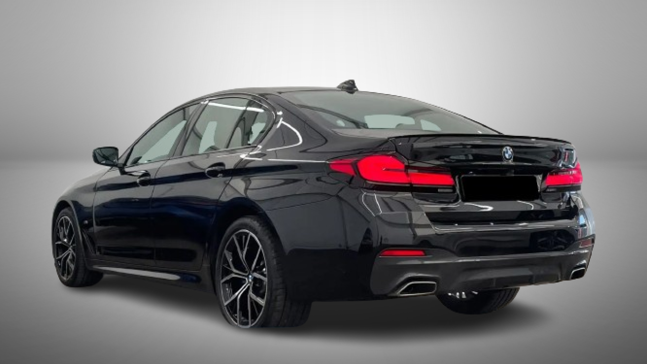 BMW Seria 5 530d xDrive M-Sport (3)