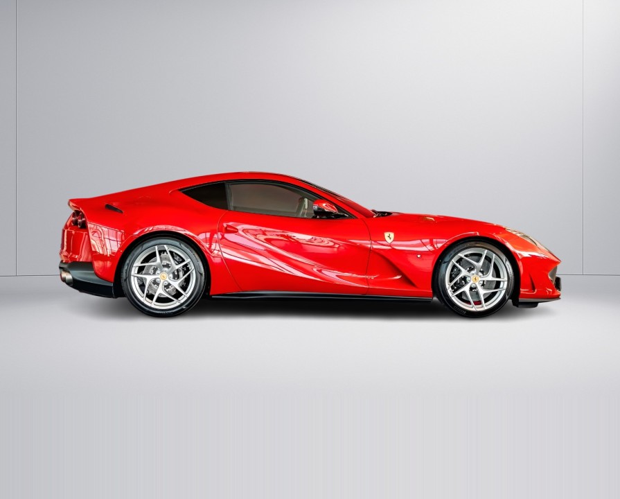 Ferrari 812 Superfast (2)