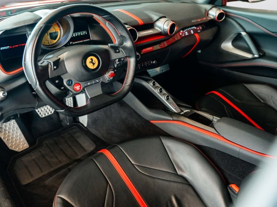 Ferrari 812 Superfast - foto 13