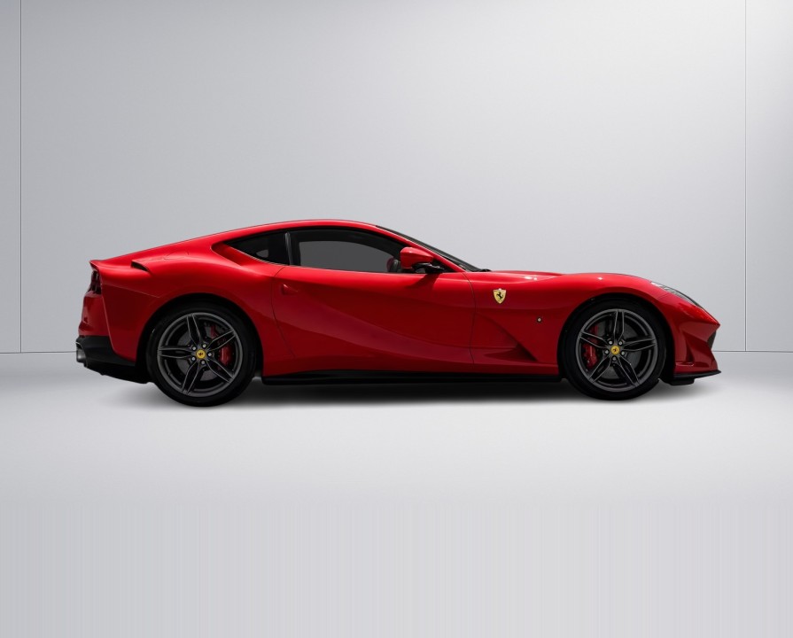 Ferrari 812 Superfast (2)