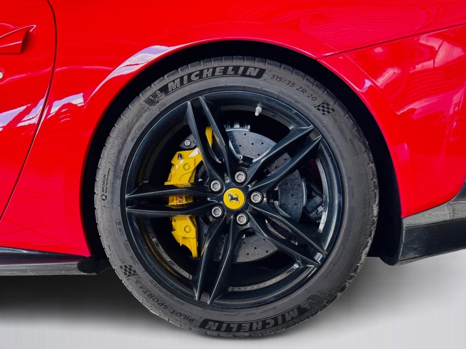 Ferrari 812 Superfast - foto 21