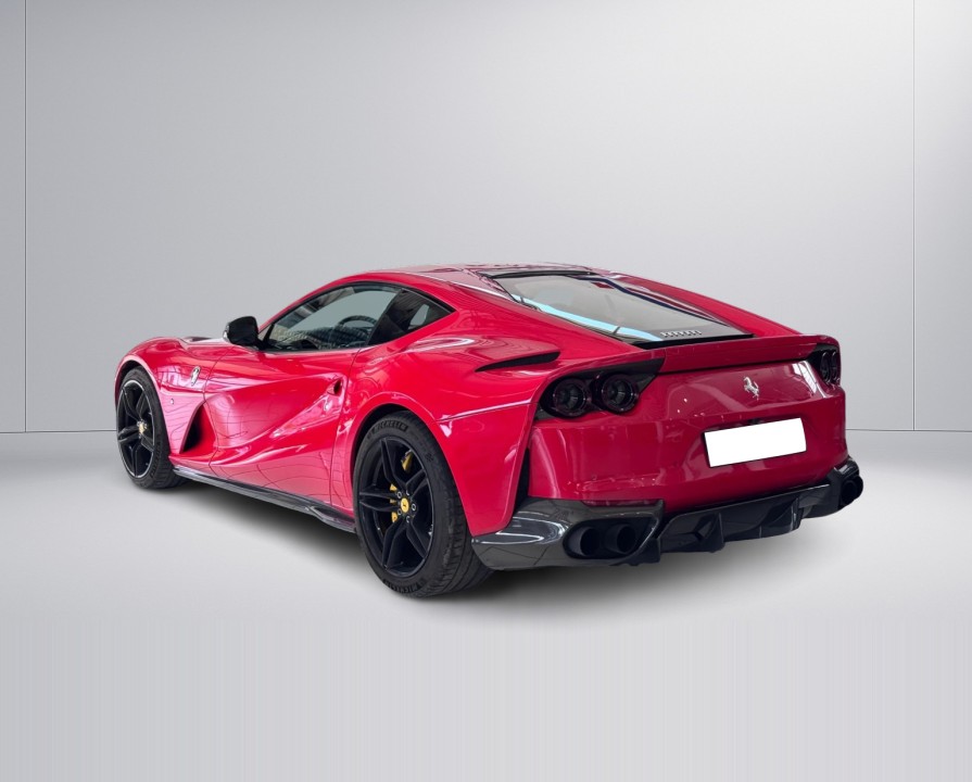 Ferrari 812 Superfast (4)