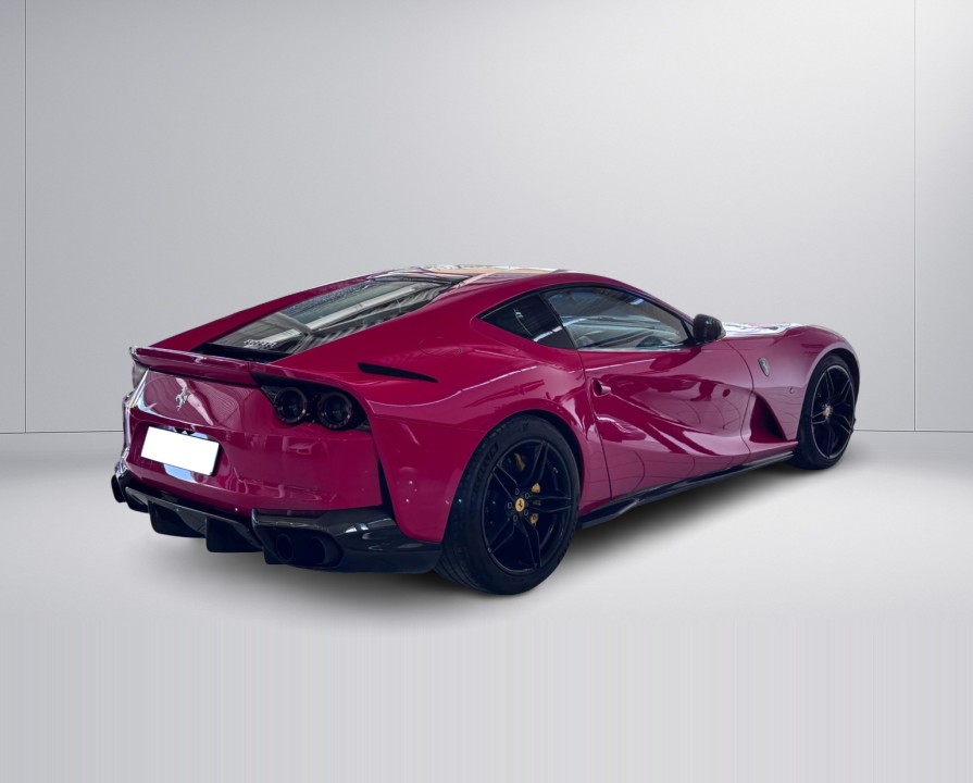 Ferrari 812 Superfast (2)