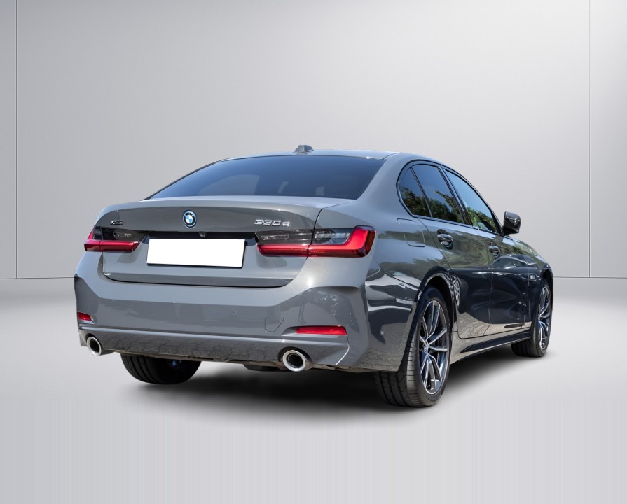 BMW Seria 3 330e xDrive (2)