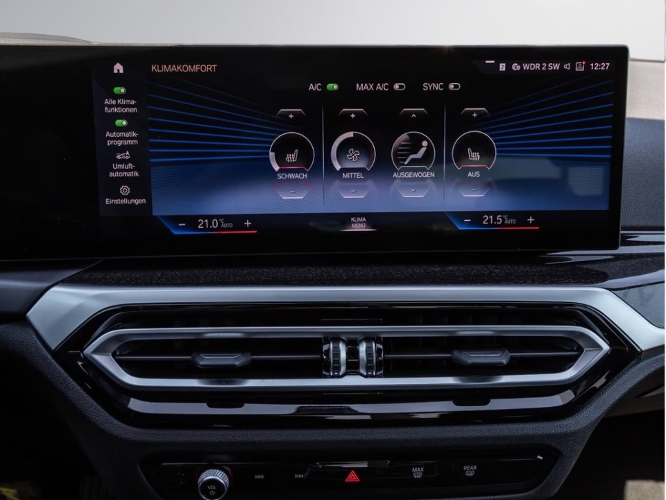 BMW Seria 3 330e xDrive - foto 17